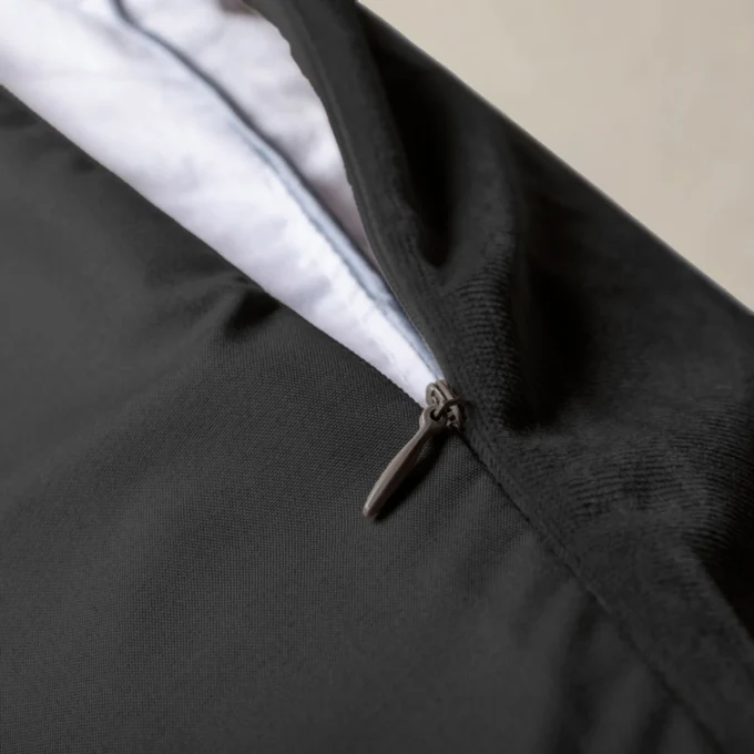 Upclose Lazy Velvet zwart